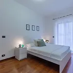 Guesthost - Prospettiva Corso Giovecca Apartman