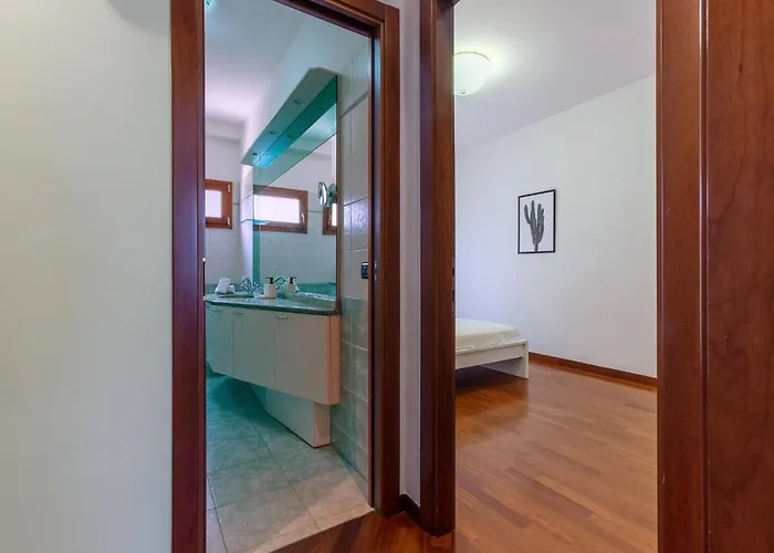 Guesthost - Prospettiva Corso Giovecca *